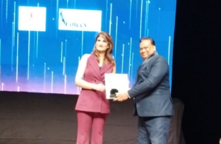 DOCTORATE ,ENGINEER , INDUSTRIALIST, LITRERARY  & SOCAIL WORKER PRAVIN UPLENCHWAR  RECIEIVED INDIA’S BIGGEST SOCAIL AWARD.